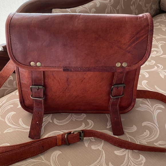 Handbags - 🌸 SOLD SOLD SOLD SOLD SOLD GENUINE LEATHER CROSSBODY BAG